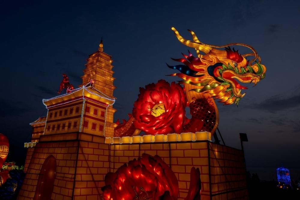 Great Chinese Lantern World light-show (5)