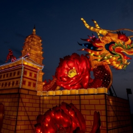 Great Chinese Lantern World light-show (5)